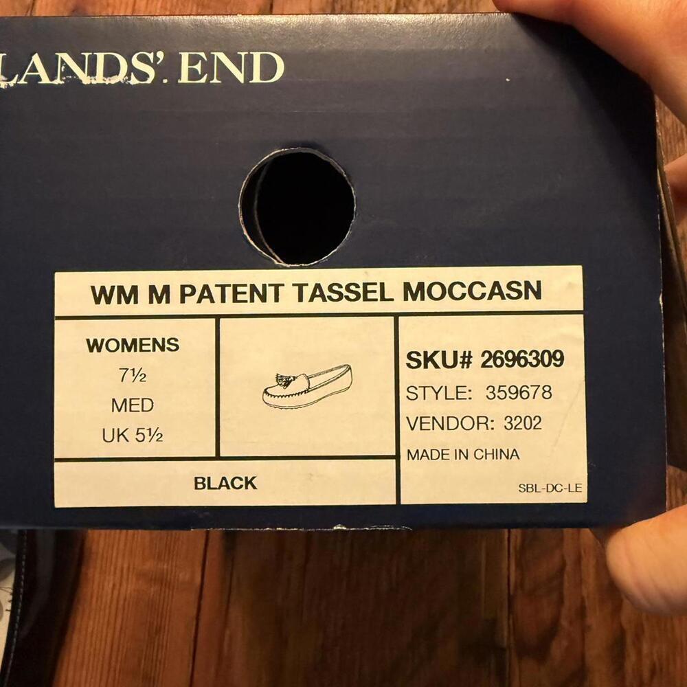 Lands End black patent leather loafers in box - Picture 6 of 8